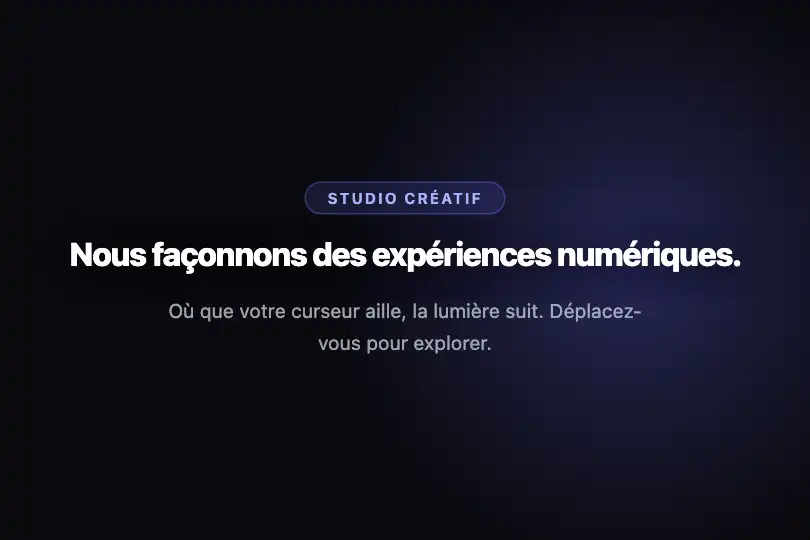 Hero plein écran — Portfolio / agence créative — Spotlight Follow exemple 1