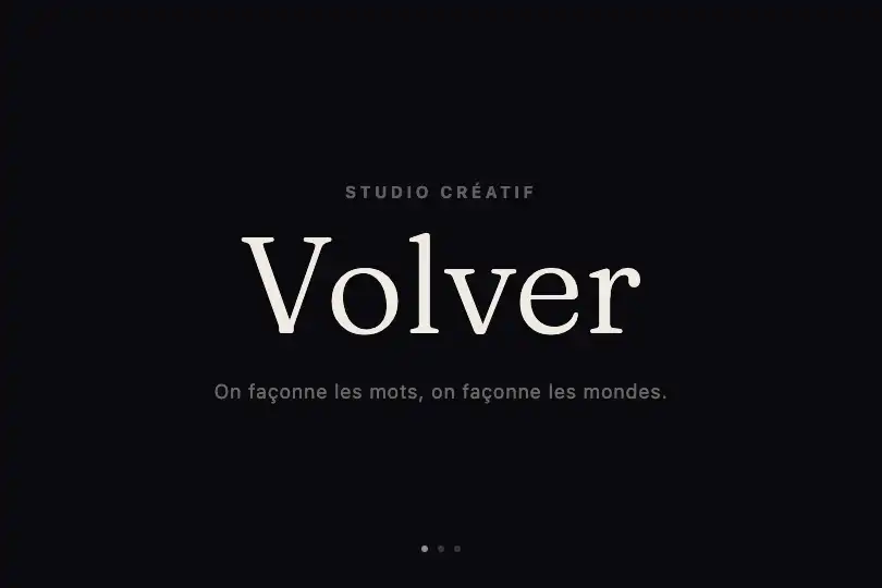 Hero studio créatif — Nom de marque en mouvement — Wonky Headlines exemple 2