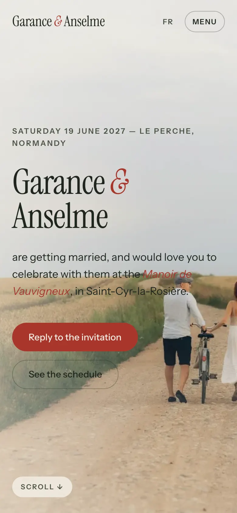 Garance & Anselme on a phone